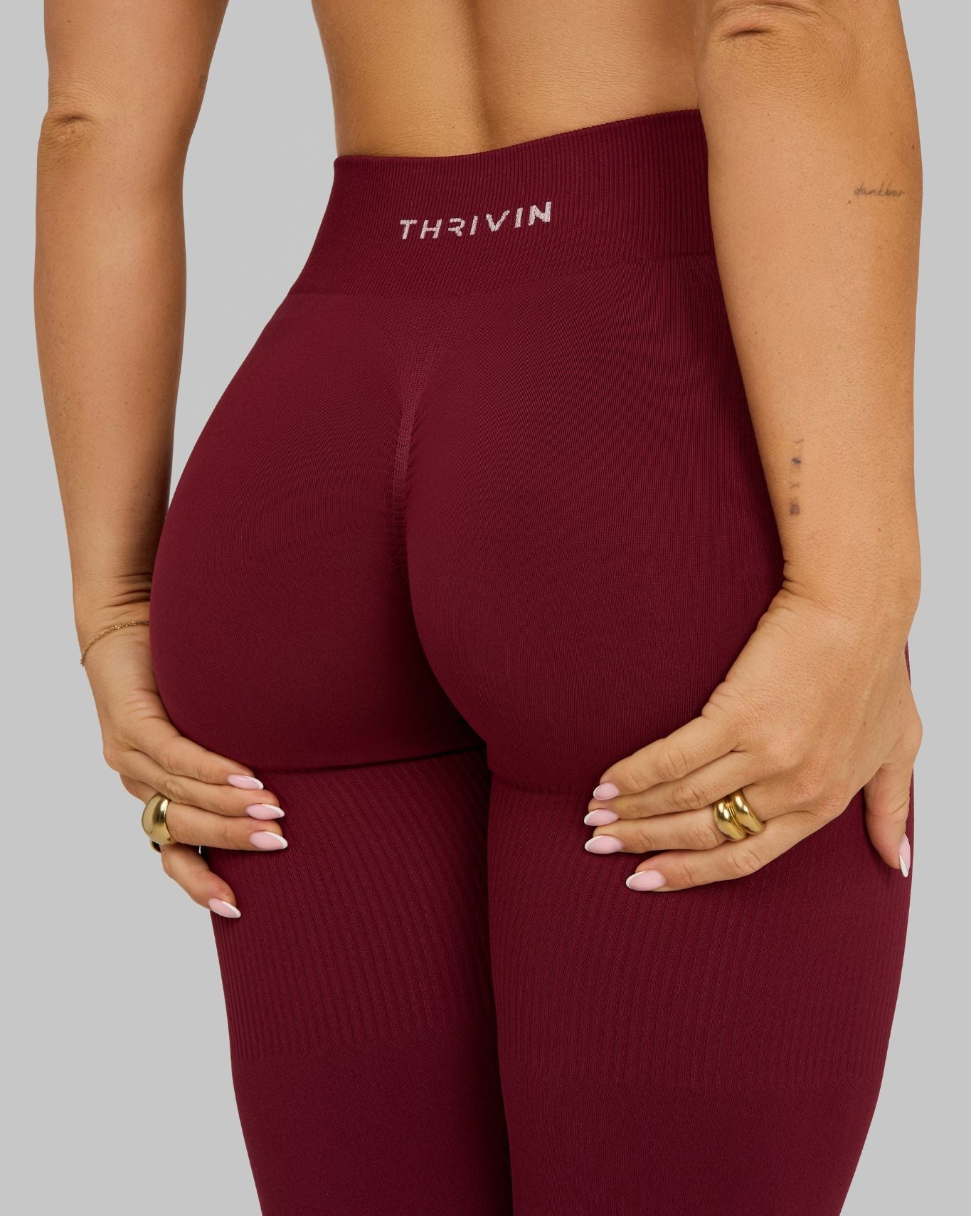 Legginsy Konturowe z Żebrowanym Wzorem | Wyborne Wino