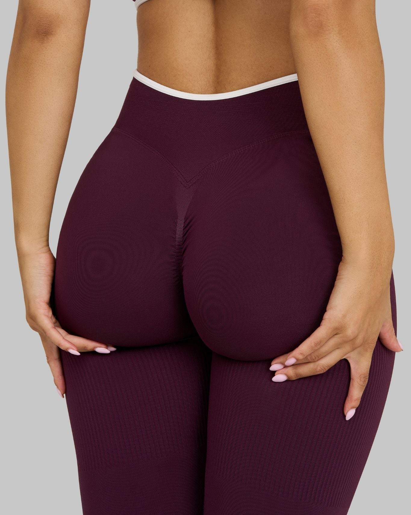 Legginsy Outline V Waist | Zimowa Śliwka