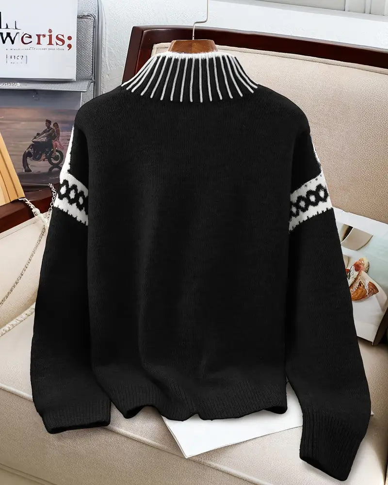 Sweter z Wysokim Kołnierzem w Kontrastowe Wzory